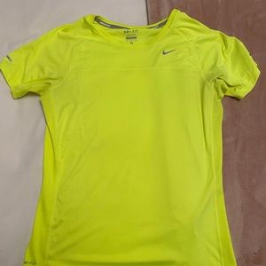 Nike Dri Fit Tshirt Neon Size M